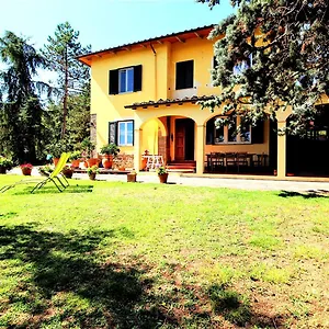 https://podere-delle-arti.it-tuscanyhotel.com